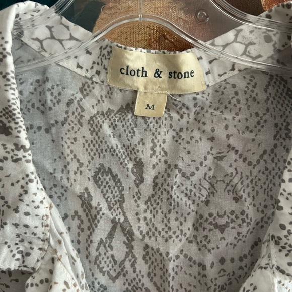 Cloth & Stone White and Gray Patterned Blouse M - Picture 3 of 16